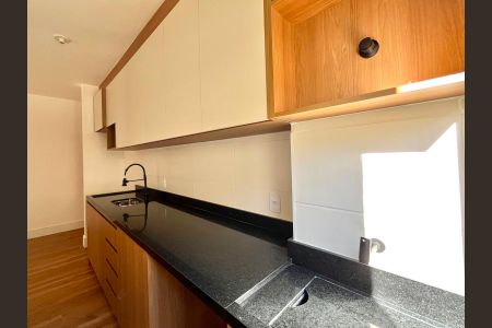 Apartamento à venda com 55m², 2 quartos e 1 vaga Apartamento à venda com 55m², 2 quartos e 1 vagaCozinha e Área de Serviço
