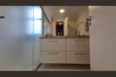 Apartamento à venda com 123m², 3 quartos e 2 vagasBanheiro da suíte