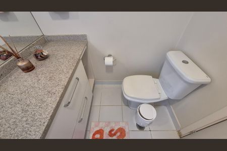 Apartamento à venda com 123m², 3 quartos e 2 vagasBanheiro da suíte