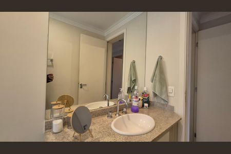 Apartamento à venda com 123m², 3 quartos e 2 vagasBanheiro 