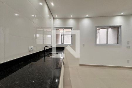 Casa para alugar com 90m², 2 quartos e 1 vagaCozinha