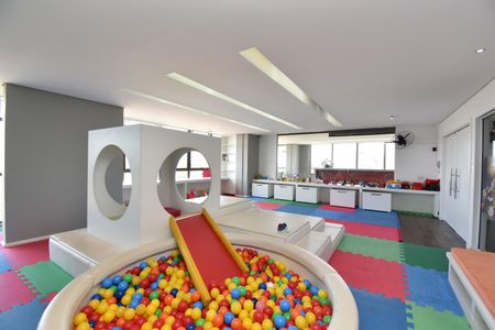 Apartamento para alugar com 63m², 2 quartos e 2 vagasÁrea comum - Playground
