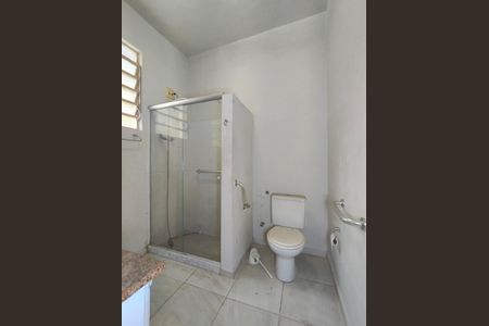 Casa à venda com 140m², 6 quartos e 1 vagaBanheiro Corredor