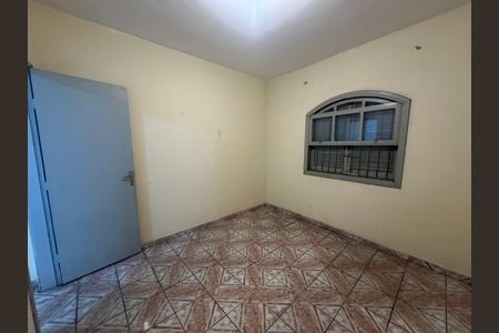 Casa para alugar com 60m², 2 quartos e 2 vagasQuarto 1