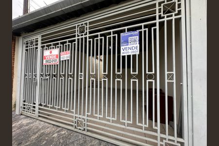 Casa para alugar com 60m², 2 quartos e 2 vagasFachada