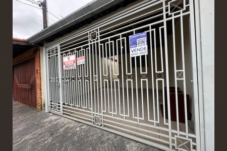 Casa para alugar com 60m², 2 quartos e 2 vagasFachada