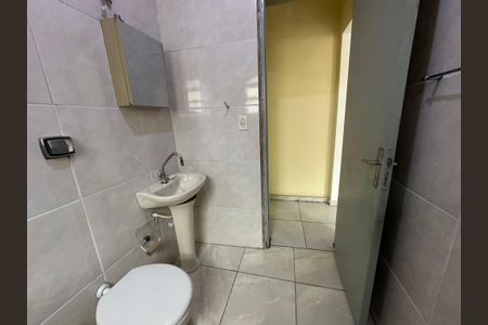 Casa para alugar com 60m², 2 quartos e 2 vagasBanheiro