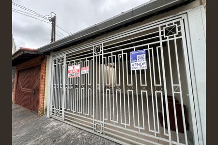 Casa para alugar com 60m², 2 quartos e 2 vagasFachada