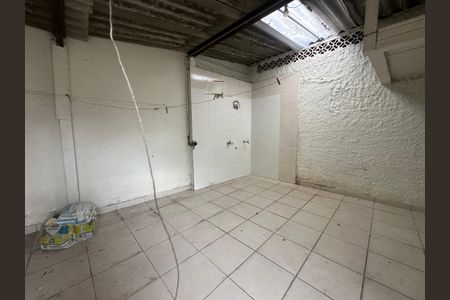 Casa para alugar com 60m², 2 quartos e 2 vagasQuintal