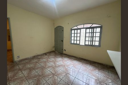 Casa para alugar com 60m², 2 quartos e 2 vagasSala