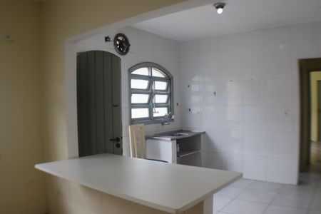 Casa para alugar com 60m², 2 quartos e 2 vagasCozinha