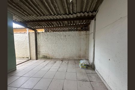 Casa para alugar com 60m², 2 quartos e 2 vagasQuintal