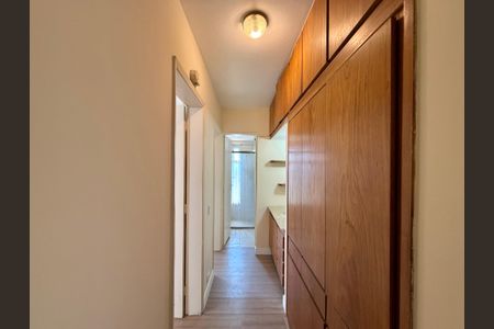 Apartamento para alugar com 80m², 2 quartos e 1 vagaCorredor Quartos 