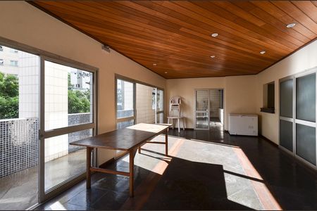 Apartamento para alugar com 104m², 3 quartos e 3 vagas Apartamento para alugar com 104m², 3 quartos e 3 vagasÁrea comum - Salão de festas