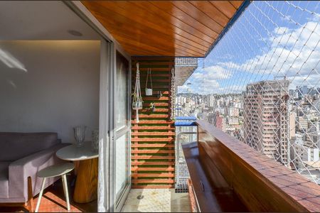 Varanda de apartamento para alugar com 3 quartos, 104m² em Lourdes, Belo Horizonte