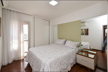 Apartamento para alugar com 104m², 3 quartos e 3 vagas Apartamento para alugar com 104m², 3 quartos e 3 vagasSuíte