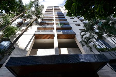 Apartamento para alugar com 104m², 3 quartos e 3 vagas Apartamento para alugar com 104m², 3 quartos e 3 vagasFachada