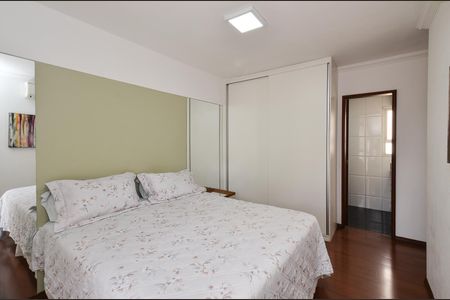 Apartamento para alugar com 104m², 3 quartos e 3 vagas Apartamento para alugar com 104m², 3 quartos e 3 vagasSuíte