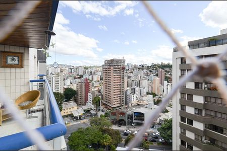 Apartamento para alugar com 104m², 3 quartos e 3 vagas Apartamento para alugar com 104m², 3 quartos e 3 vagasVista