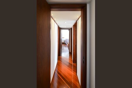 Apartamento para alugar com 104m², 3 quartos e 3 vagas Apartamento para alugar com 104m², 3 quartos e 3 vagasCorredor