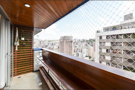 Apartamento para alugar com 104m², 3 quartos e 3 vagas Apartamento para alugar com 104m², 3 quartos e 3 vagasVaranda