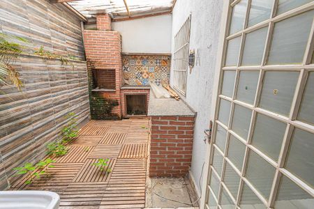 Casa à venda com 124m², 5 quartos e 2 vagasArea gourmet e de serviço