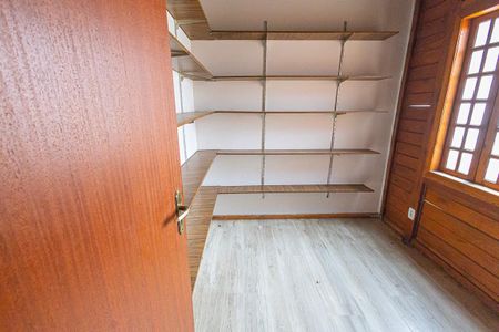 Casa à venda com 124m², 5 quartos e 2 vagasquarto 3