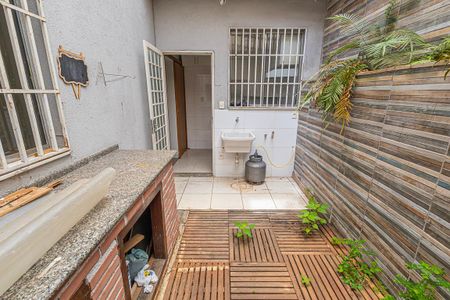 Casa à venda com 124m², 5 quartos e 2 vagasArea gourmet e de serviço