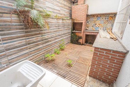 Casa à venda com 124m², 5 quartos e 2 vagasArea gourmet e de serviço