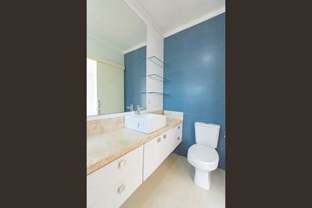 Casa de condomínio para alugar com 116m², 2 quartos e 2 vagasBanheiro da Suíte 1