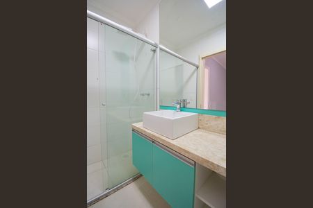 Casa de condomínio para alugar com 116m², 2 quartos e 2 vagasBanheiro