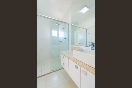 Casa de condomínio para alugar com 116m², 2 quartos e 2 vagasBanheiro da Suíte 1