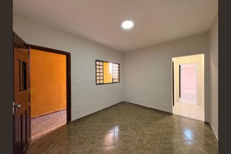Sala de casa à venda com 2 quartos, 125m² em Parque Jaçatuba, Santo André