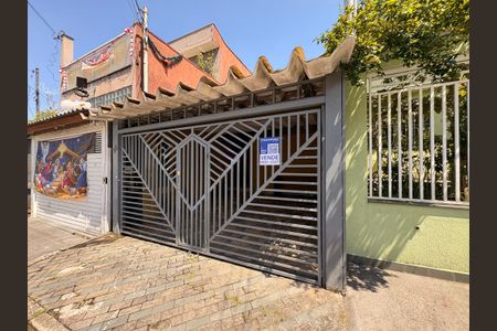 Casa à venda com 125m², 2 quartos e 2 vagasFachada + plaquinha 