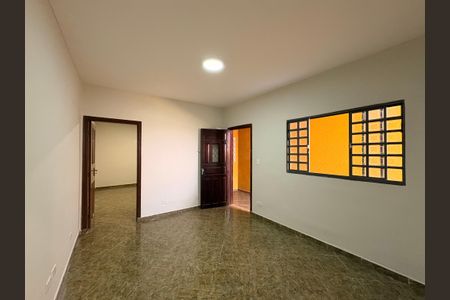 Sala de casa à venda com 2 quartos, 125m² em Parque Jaçatuba, Santo André