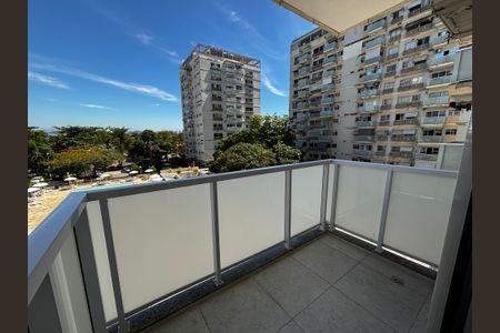 Apartamento para alugar com 72m², 2 quartos e 1 vagaVaranda