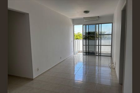 Apartamento para alugar com 72m², 2 quartos e 1 vagaSala