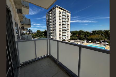 Apartamento para alugar com 72m², 2 quartos e 1 vagaVaranda