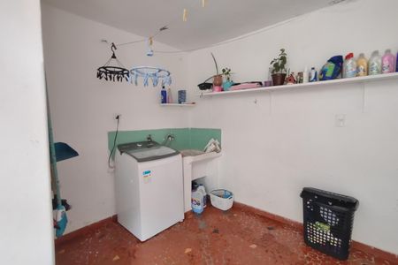 Casa à venda com 246m², 3 quartos e 1 vagaÁrea de Serviço