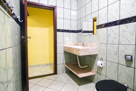 Casa para alugar com 135m², 2 quartos e 4 vagasBanheiro