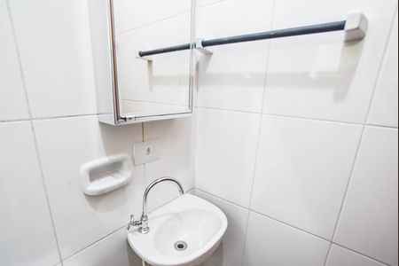 Banheiro de kitnet/studio para alugar com 1 quarto, 15m² em Consolação, Santo André
