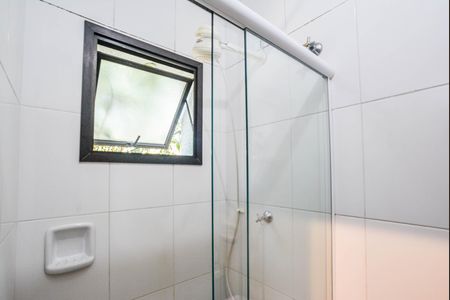 Banheiro de kitnet/studio para alugar com 1 quarto, 15m² em Consolação, Santo André