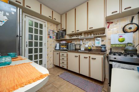 Apartamento para alugar com 70m², 2 quartos e 2 vagasCozinha