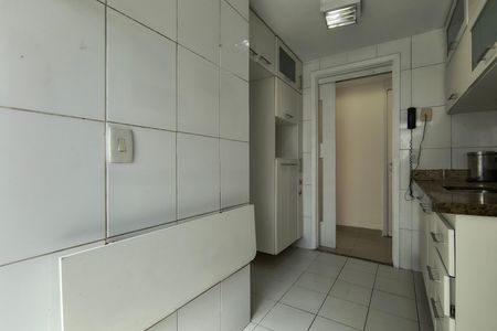 Apartamento para alugar com 73m², 3 quartos e 1 vagaCozinha - Armários