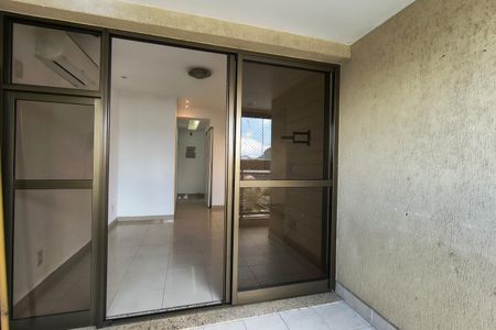 Apartamento para alugar com 73m², 3 quartos e 1 vagaVaranda