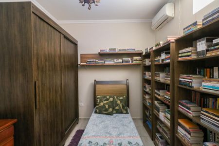 Casa à venda com 280m², 2 quartos e 1 vagaSuíte