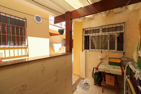 Casa à venda com 280m², 2 quartos e 1 vagaÁrea de Serviço