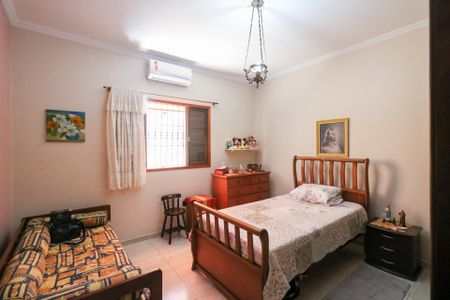 Casa à venda com 280m², 2 quartos e 1 vagaQuarto