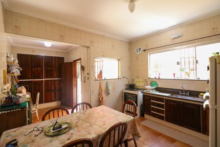 Casa à venda com 280m², 2 quartos e 1 vagaCozinha