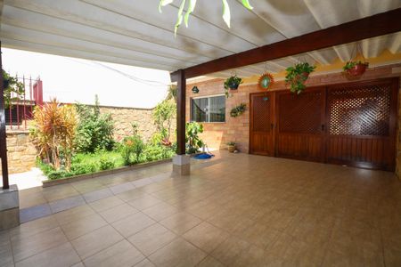 Casa à venda com 280m², 2 quartos e 1 vagaGaragem